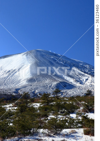 在初冬的淺間山 在初冬的淺間山 36123460