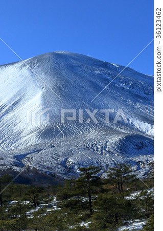 在初冬的淺間山 在初冬的淺間山 36123462