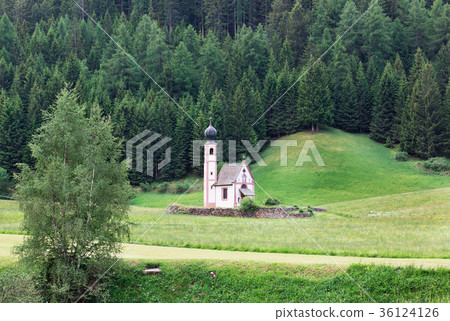 St Johann Chesurch, Santa Maddalena 36124126