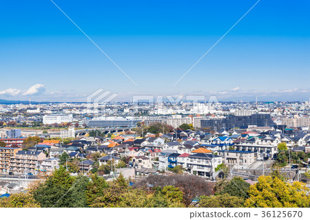 Residential area where the blue sky spreads 36125670