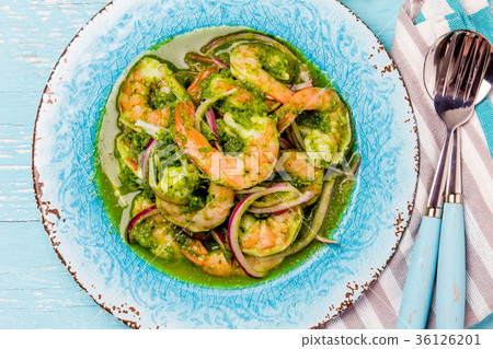 MEXICAN CUISINE. Aguachile de camaron. Prawns 36126201