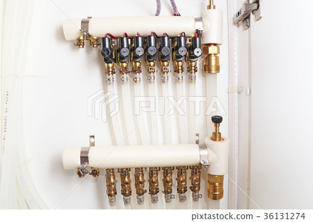 Hot water floor heating equipment image 36131274
