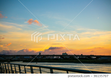 颱風,Oiso,Yui,太陽下降,陽光 颱風,Oiso,Yui,太陽下降,陽光 36135707