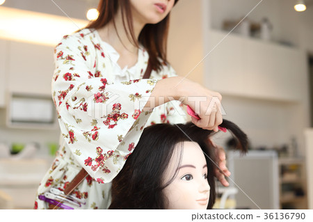 美髮師的做法 36136790