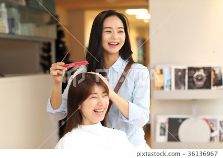 美髮師剪 36136967
