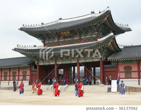 Royal Palace guardian gate substitution ceremony that reproduces the substitution ceremony of the gate army at Gyeongbokgung Palace, a tourist attraction in Korea, Korea 36137092