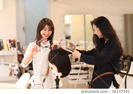 Hairdresser practice 36137501