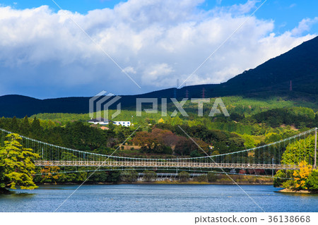 Autumn leaves of Lake Nodake Omura City, Nagasaki Prefecture Autumn leaves of Lake Nodake Omura City, Nagasaki Prefecture 36138668