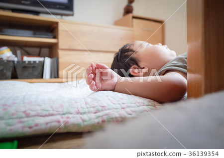 summer, younger, 1 year old 36139354