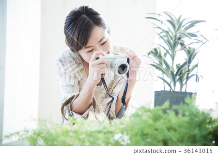 女性年輕夫人年輕人微笑逗人喜愛的生活方式 36141015