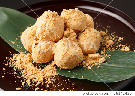 Chinese flour dumpling 36142436