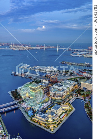 Yokohama · Minato Mirai sunset and Ferris wheel vertical composition Yokohama · Minato Mirai sunset and Ferris wheel vertical composition 36143783