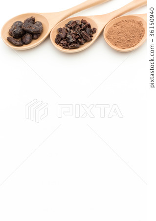 可可豆和可可豆粒和可可粉：可可豆，碎粒和粉末 36150940
