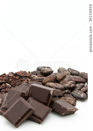 Cacao beans, cacao nibs and chocolate: cacao beans & nibs, chocolate Cacao beans, cacao nibs and chocolate: cacao beans & nibs, chocolate 36150959