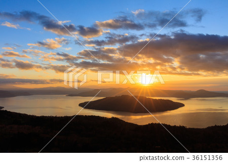 Lake Kussharo with sunrise 36151356