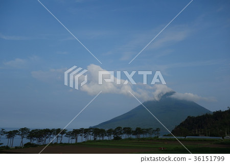 Kaimondake和池田湖自然風景旅行旅行指宿南九州雲 Kaimondake和池田湖自然風景旅行旅行指宿南九州雲 36151799