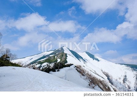 降雪季節,Mt。Ashigatake登山(北阿爾卑斯山) 降雪季節,Mt。Ashigatake登山(北阿爾卑斯山) 36154831