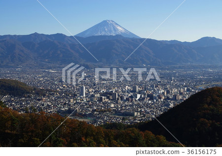 從甲府盆地看富士山 從甲府盆地看富士山 36156175