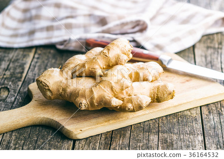 Healthy ginger root. Healthy ginger root. 36164532