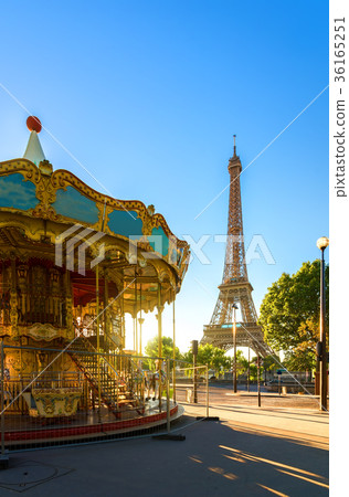 Carousel in Paris 36165251