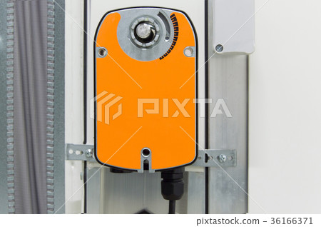 Closeup photo of the orange damper actuator 36166371