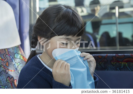 Kids getting motion sick on the bus 36181415