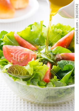 沙拉和橄欖油 沙拉和橄欖油 36183342