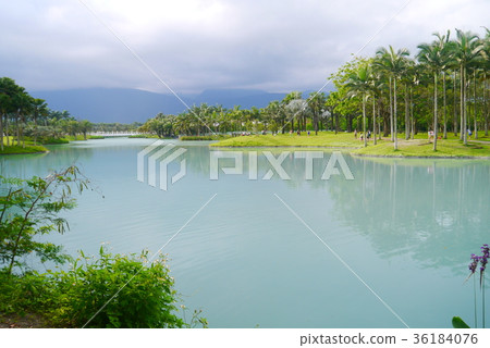 一個湖 一個湖 36184076