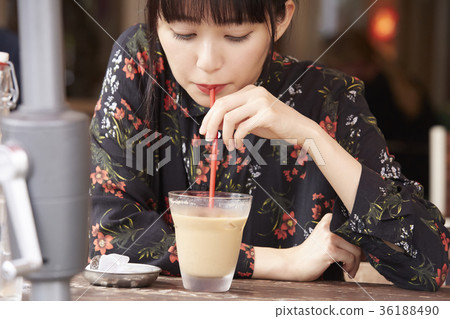 Cafe Cafe 36188490