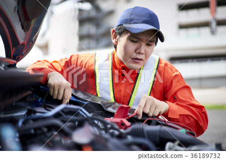 Road service men 36189732