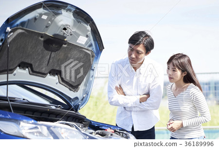 Driver who meets car trouble Driver who meets car trouble 36189996
