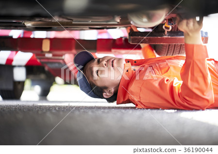 Road service men Road service men 36190044