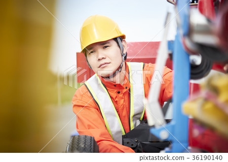 道路服務人員 道路服務人員 36190140