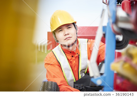 Road service men 36190143