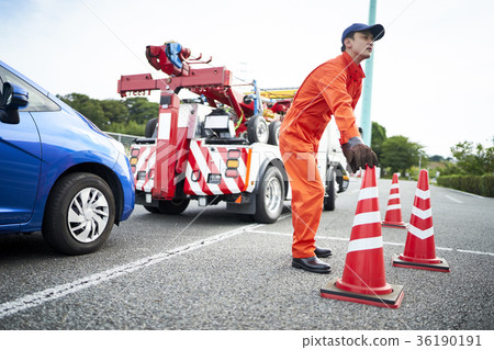 Road service men 36190191