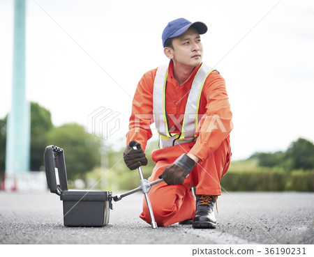 Road service men 36190231