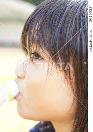 A girl who supplies hydration 36193524
