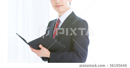 西裝的男人適合與智能手機 西裝的男人適合與智能手機 36195648