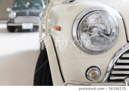 Round headlight and front mask 36198170