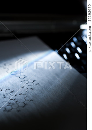 結構式和筆記本電腦 36198670