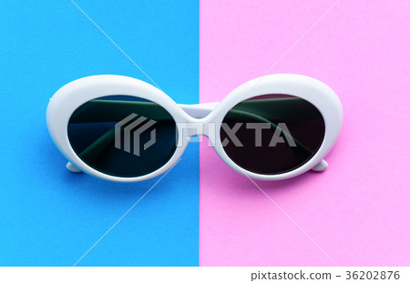 Flat lay fashion style sunglasses  36202876