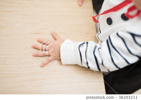 Baby hand 36203211