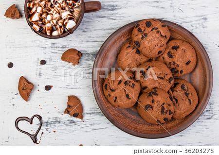 Hot chocolate with marshmallow and chocolate 36203278