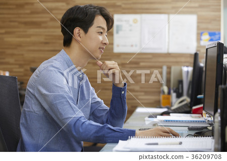 學校,老師,姿勢 學校,老師,姿勢 36209708