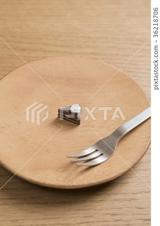 飲食形象吃小蛋糕 36218706