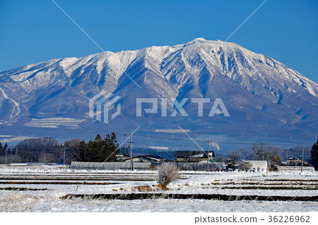 Winter fine meteorites Snow covered Iwate mountain Winter fine meteorites Snow covered Iwate mountain 36226962