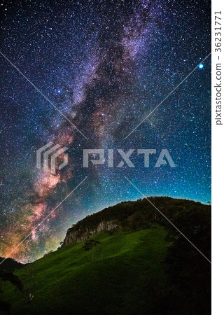 The Milky Way and the folding screen rock of Mt. Funakami (Kotoura-cho, Tohaku-gun, Tottori Prefecture) The Milky Way and the folding screen rock of Mt. Funakami (Kotoura-cho, Tohaku-gun, Tottori Prefecture) 36231771