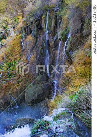 Plitvice Lakes and waterfalls with Autumn colors  36238480