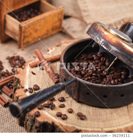 The device for roasting coffee beans. The device for roasting coffee beans. 36239111