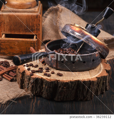 The device for roasting coffee beans. The device for roasting coffee beans. 36239112